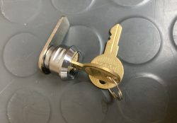 FP-100 Standard Cash Drawer Lock & Key Set